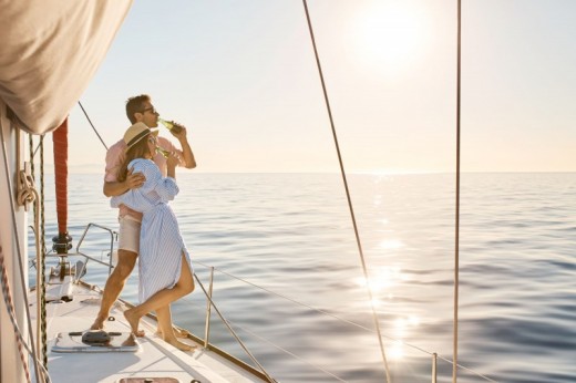 Paseo Romantico en Velero Privado Barcelona (2h) - 2 personas