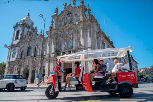 Tuk Tuk + Adega de vinho Porto com provas + Cruzeiro no Douro p/2