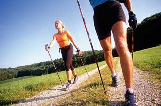 Esperienza di Nordic Walking nella Natura Comasca