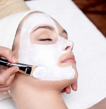 Benessere viso con trattamento di 20min e degustazione infusi & soggiorno 1 notte
