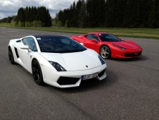 Ferrari 430 vs Lamborghini