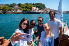 Tuk Tuk + Adega de vinho Porto com provas + Cruzeiro no Douro p/2