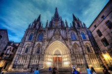 Artistic Barcelona Tour: The Best of Gaudí