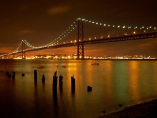 Lisbon Tour by Night with Dinner and Fado Show