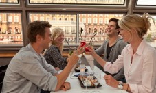 Evening cocktail cruise in Amsterdam