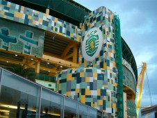 Pack Sporting CP Hotel + Jogo + Cachecóis + Visita a Museu e Estádio p/2