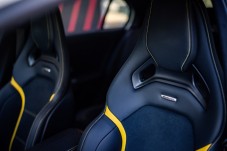 Conduzir um Mercedes AMG CLA45 2 voltas + 1 volta em co-piloto