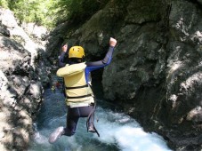 Discesa Canyoning - 3 ore & soggiorno 1 notte