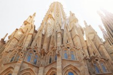 Skip the Line Sagrada Familia Express Tour