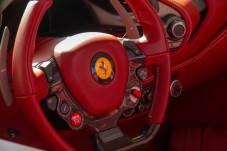 Un giro sulla Ferrari 458 & soggiorno 1 notte