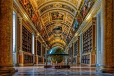 Private tour of Fontainebleau Palace from Paris