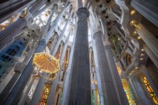 Sagrada Familia semi-private tour with fast-track tickets