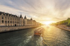 Séjour en amoureux à Paris avec croisière nocturne sur la Seine (75)