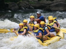 Discesa di rafting - 2 ore & soggiorno 1 notte