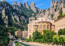 Montserrat and Penedès tour from Barcelona