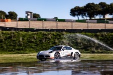 Conduire une Porsche Cayman 718 S – 2 tours + 1 tour en copilote