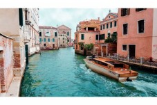 Guided Tour with Gondola Ride at Saint Mark's Basilica and Doge's Palace