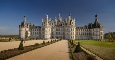Guided tour of Loire Valley with hotel pick-up in Paris